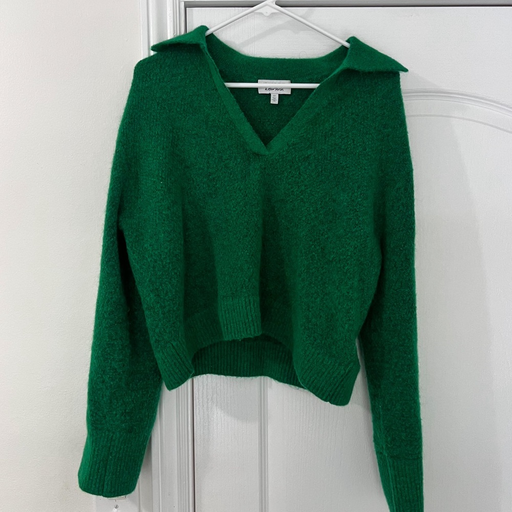 & Other Stories Boxy V Neck Sweater in Green Small